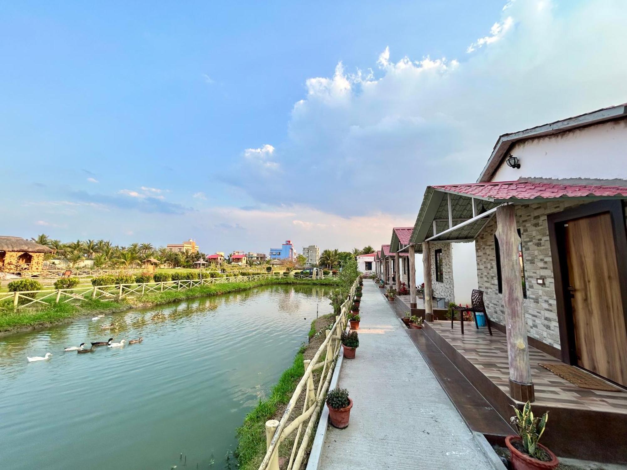Palli Bangla Resort, Near Ruby Hospital, Anandapur Kolkata Exterior photo