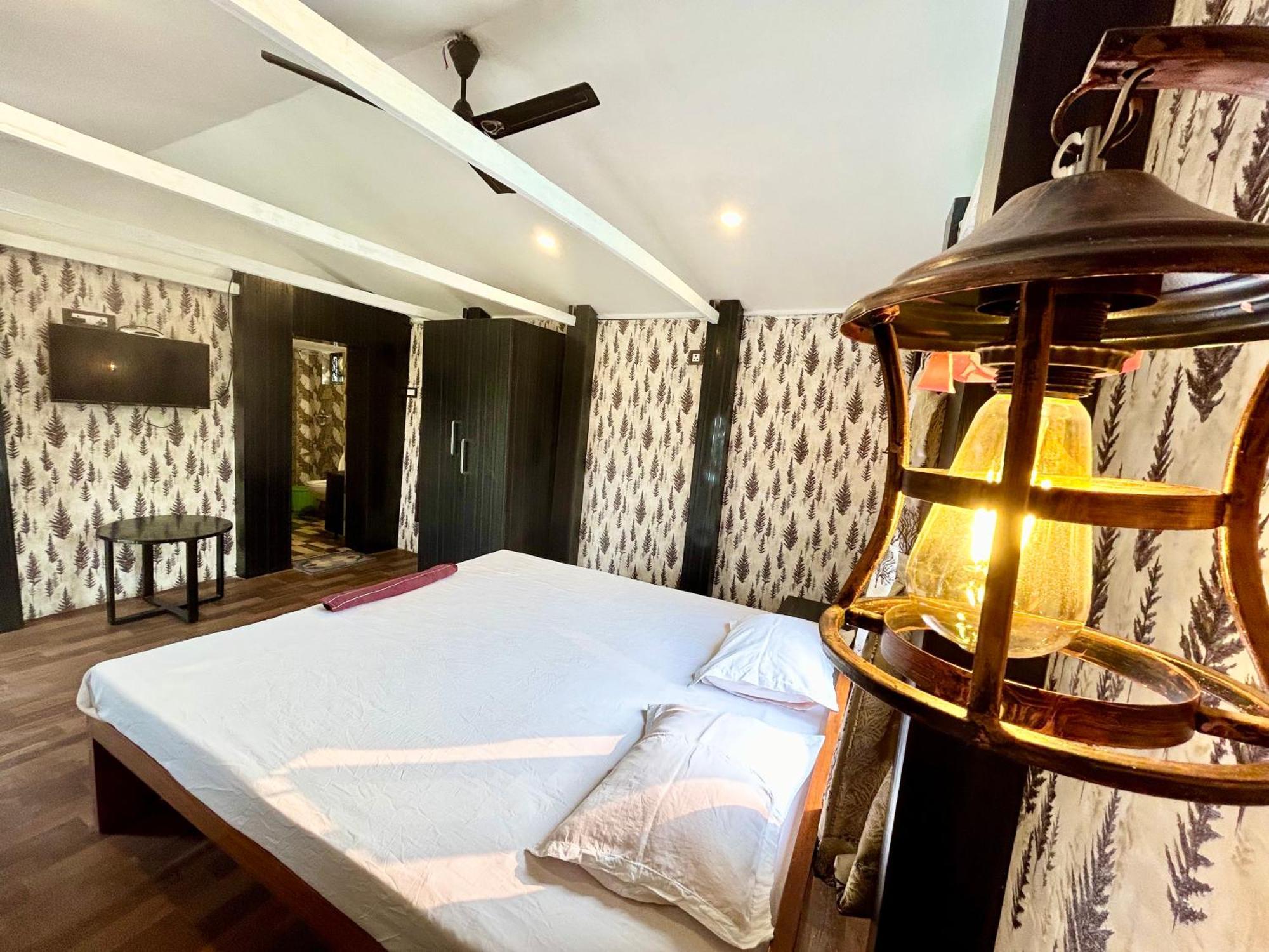 Palli Bangla Resort, Near Ruby Hospital, Anandapur Kolkata Exterior photo